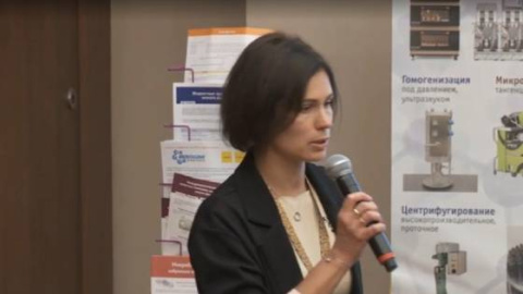Мультиконференция. Доклад. Опыт работы лаборатории с неинвазивными датчиками онлайн мониторинга биомассы Aquila CGQ при культивировании в колбах в шейкере-инкубаторе, Панина Юлия (Видео)