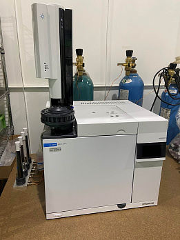 Хроматограф газовый Agilent 8860 GC, до 400 °С, до 75 °С/мин, 3 детектора, общий вид